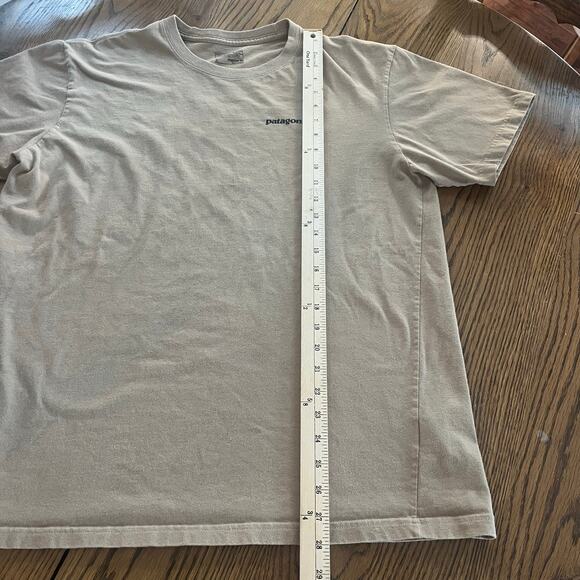 Patagonia Fish Fitz Roy Graphic Mojave Khaki Brown Men's Large Trout T Shirt - Picture 5 of 5